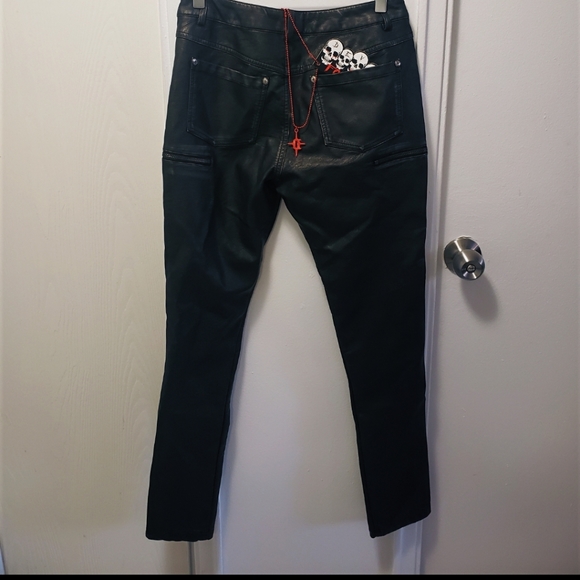 Devil Fashion zipper detail faux leather pants - Picture 6 of 6